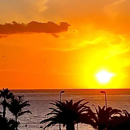 Sunset Over The Sea Apartamento *